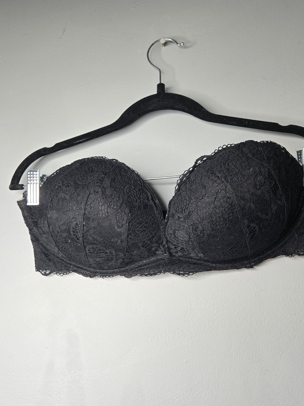 Victoria’s Secret Black Lace Strapless Padded Bra Size 36D